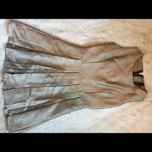 Short Gold dress, girly 🚨🌸